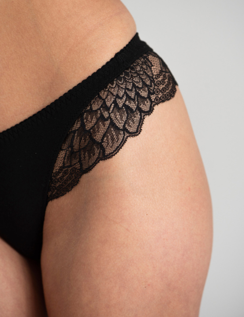 Slip - Willow Zwart