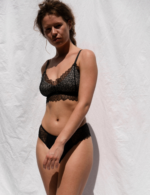 Slip - Willow Zwart
