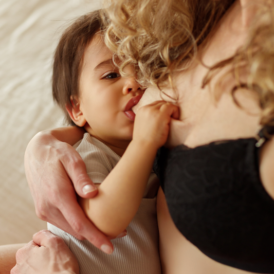Why Going Wire-Free is Best During Pregnancy and Breastfeeding